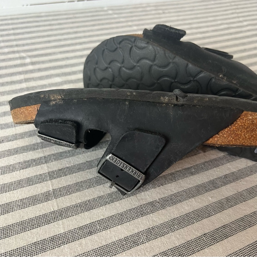 black Birkenstock Arizona sandals - Picture 10 of 16